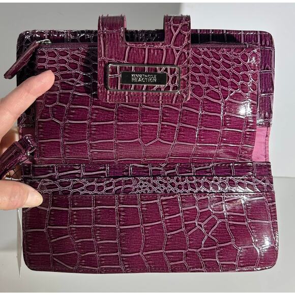 KENNETH COLE REACTION Wine Red Snakeskin Wristlet Wallet Tab Clutch Strap - Picture 6 of 6